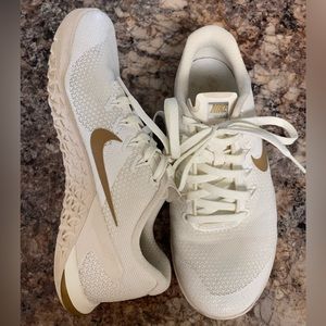 Women’s Nike Metcon 4